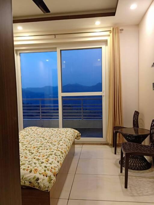 Pine Peak Villa Касаули Екстериор снимка