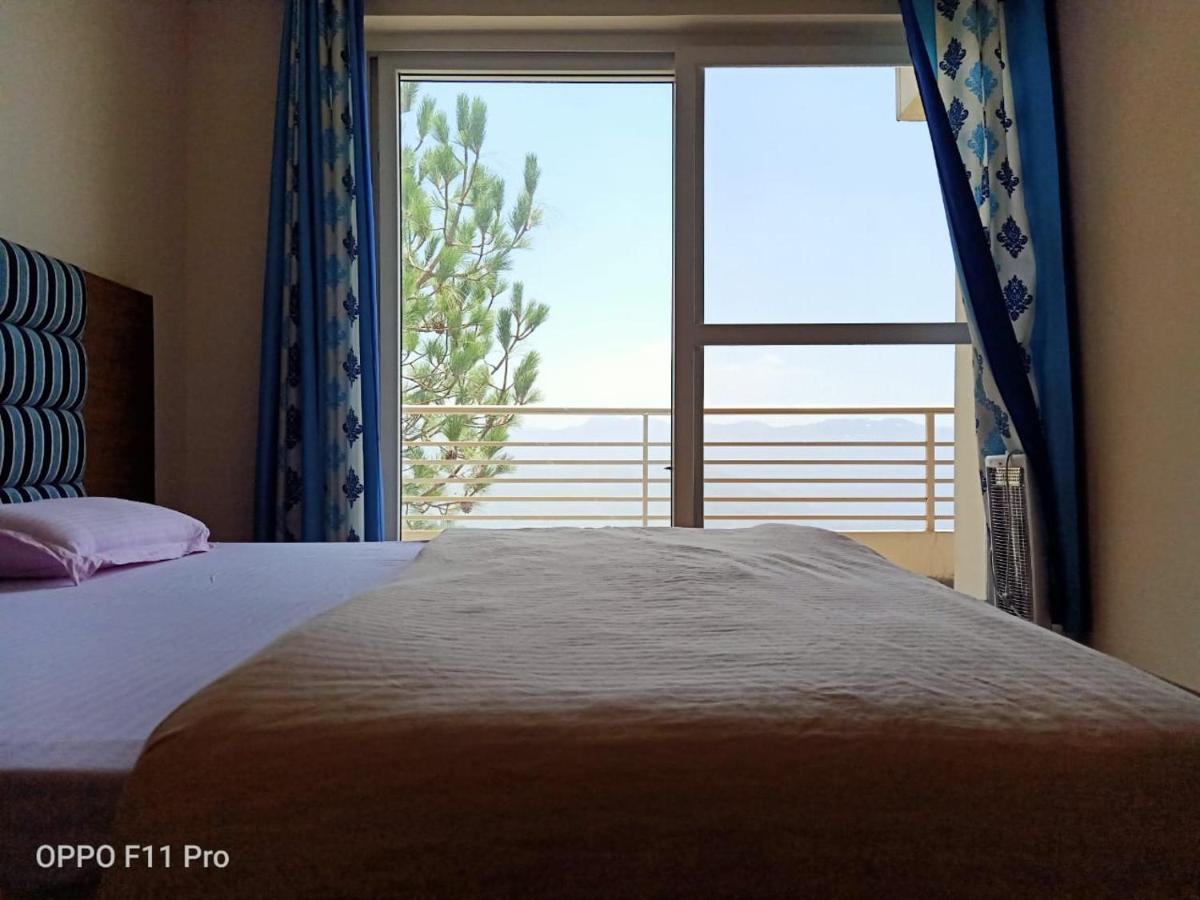 Pine Peak Villa Касаули Екстериор снимка